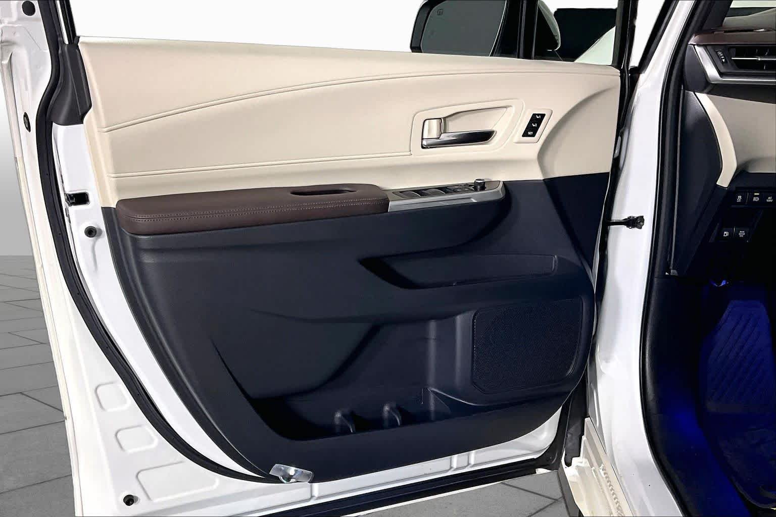 2021 Toyota Sienna Platinum - Photo 21