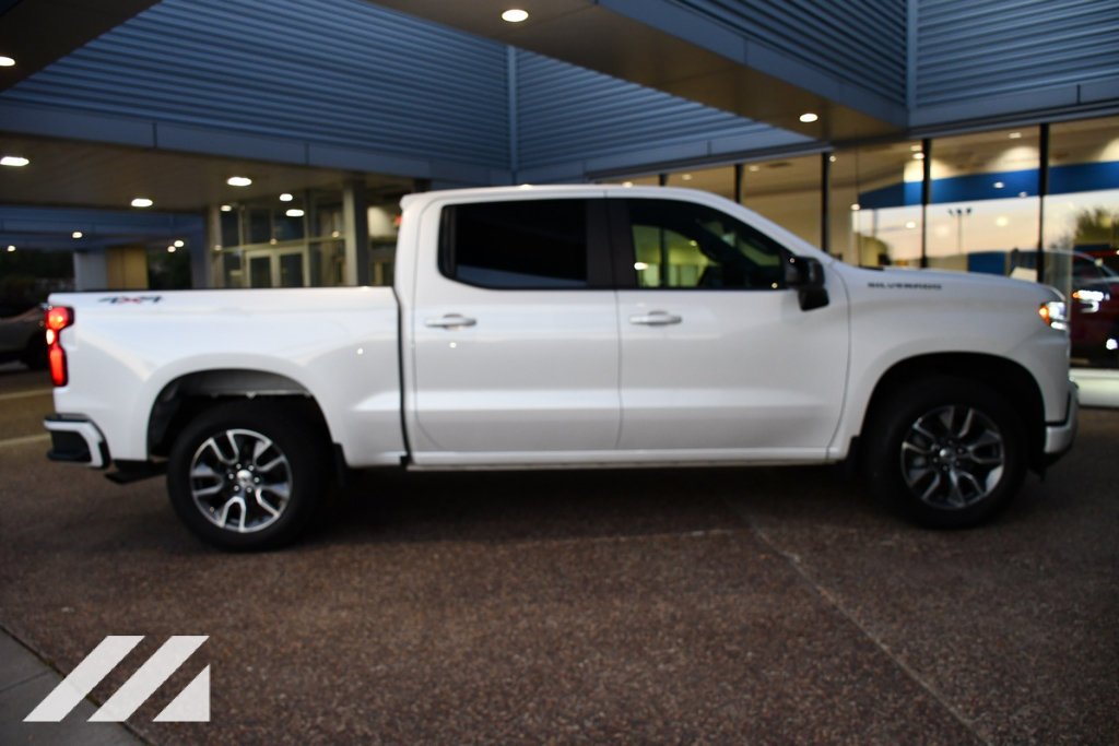 Used 2020 IRIDESCENT PEARL TRICOAT Chevrolet RST image 9