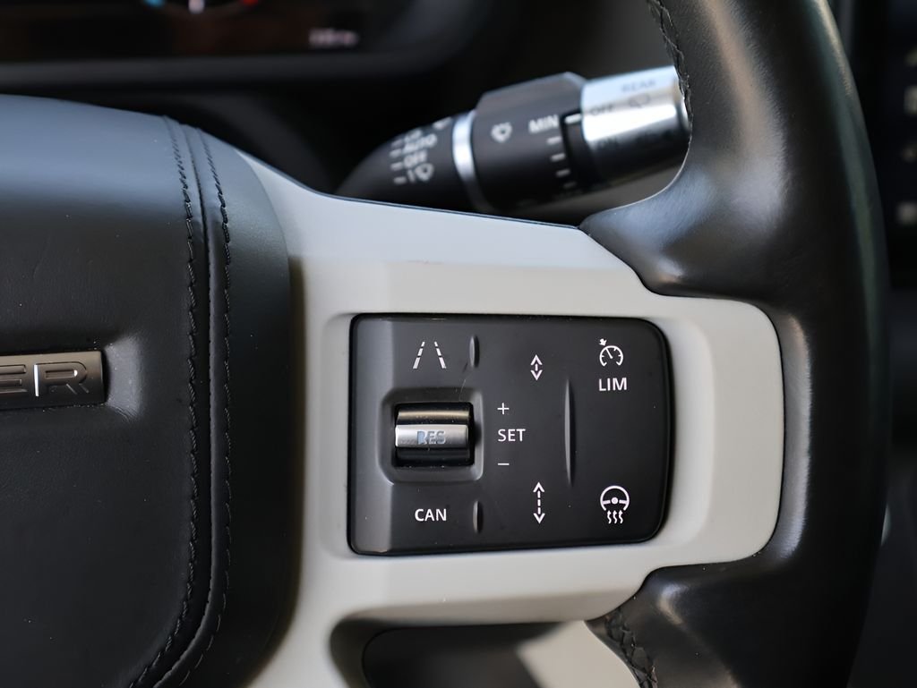 Used 2020 Fuji White Land Rover HSE image 31