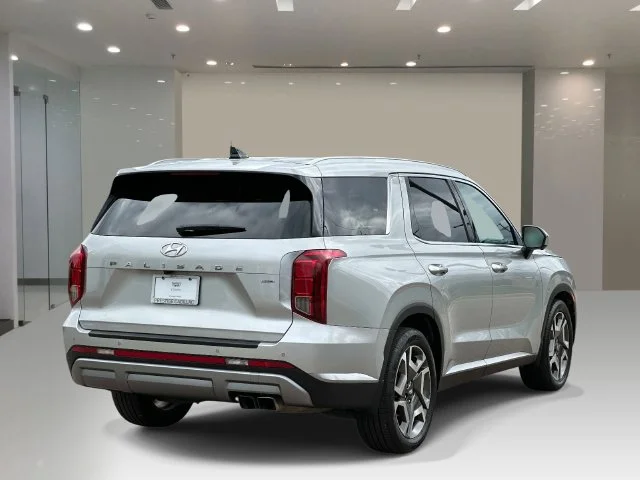 Used 2023 Silver Hyundai SEL image 5