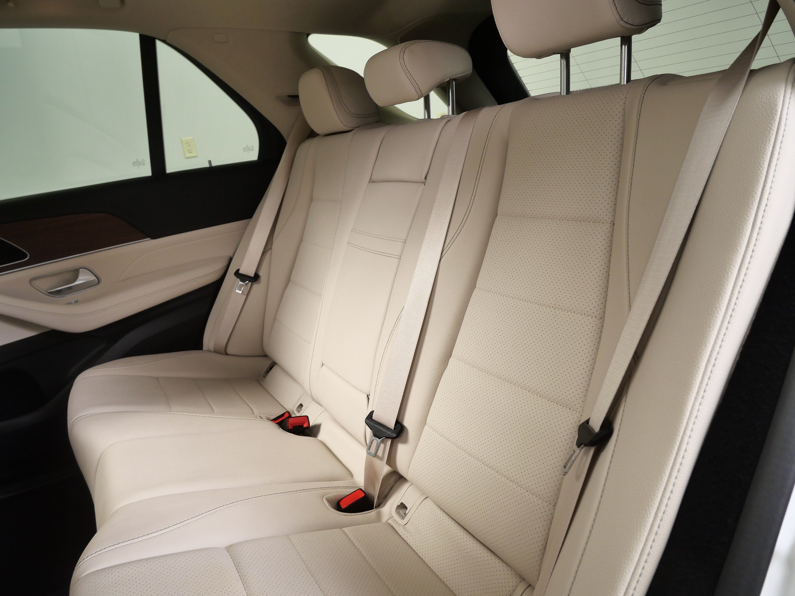 Certified Used 2026 Polar White Mercedes-Benz GLE 350 image 17