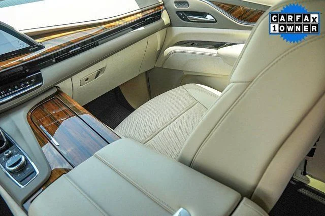 Used 2024 White Cadillac Sport Platinum image 34