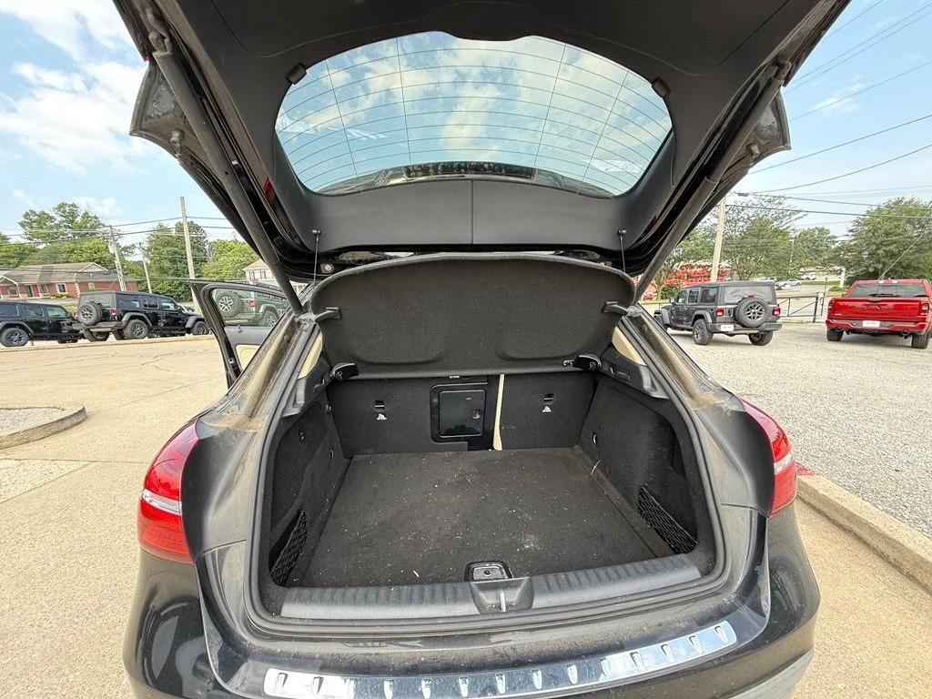 Used 2019 Black Mercedes-Benz GLA 250 image 25