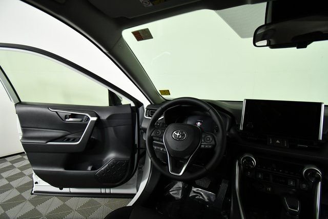 2025 Toyota RAV4 XLE Premium - Photo 19