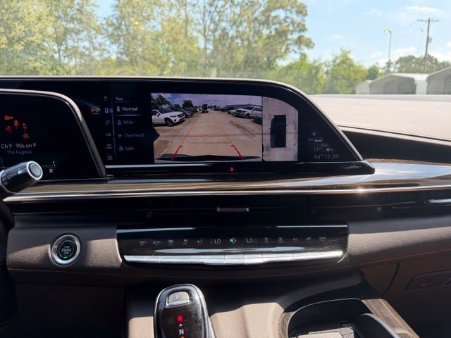 Used 2023 Crystal White Tricoat Cadillac Sport image 17