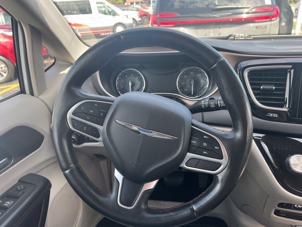 Used 2017 White Chrysler Touring L Plus image 8