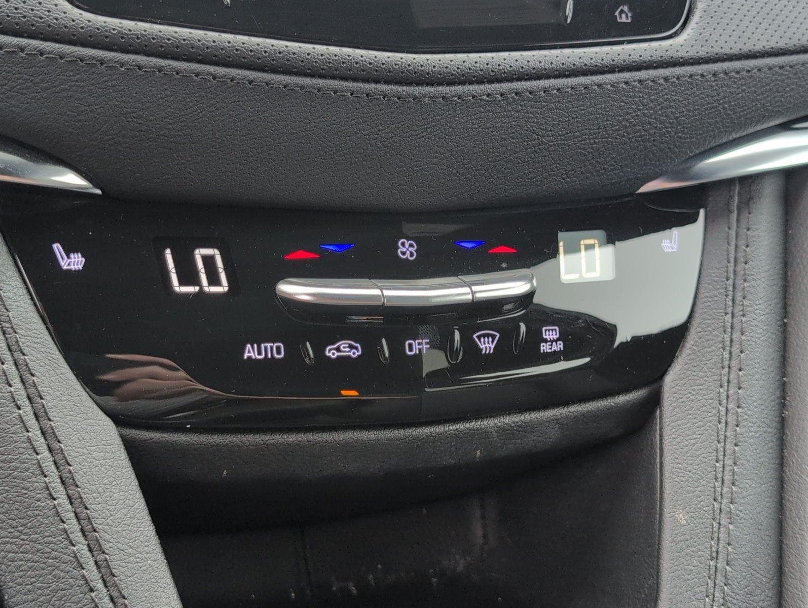 2024 Cadillac XT6 Luxury - Photo 25