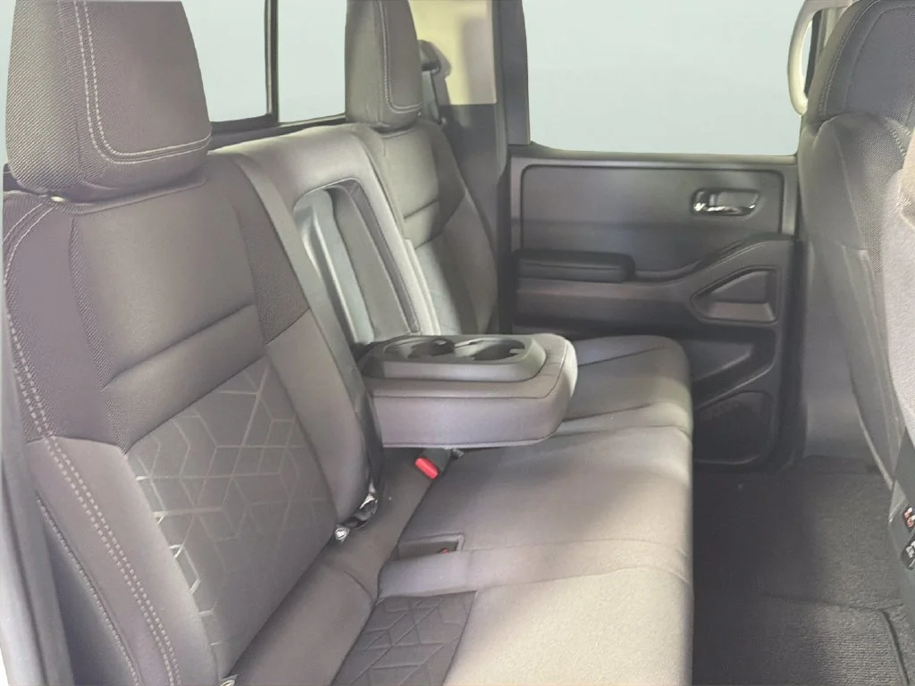 2025 Nissan Frontier SV - Photo 30