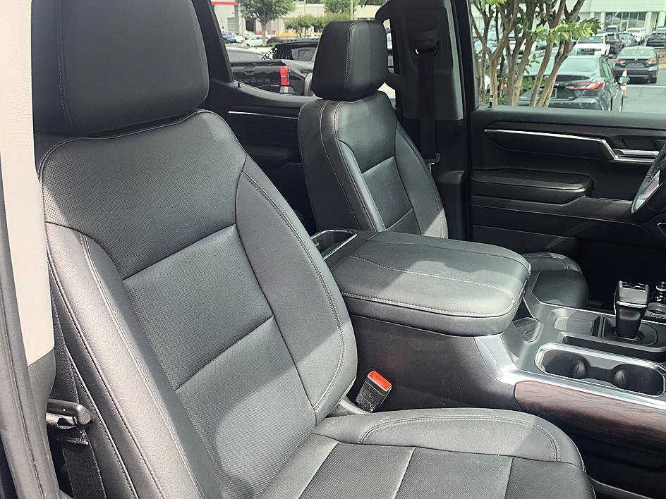 Used 2023 Onyx Black GMC SLT image 20