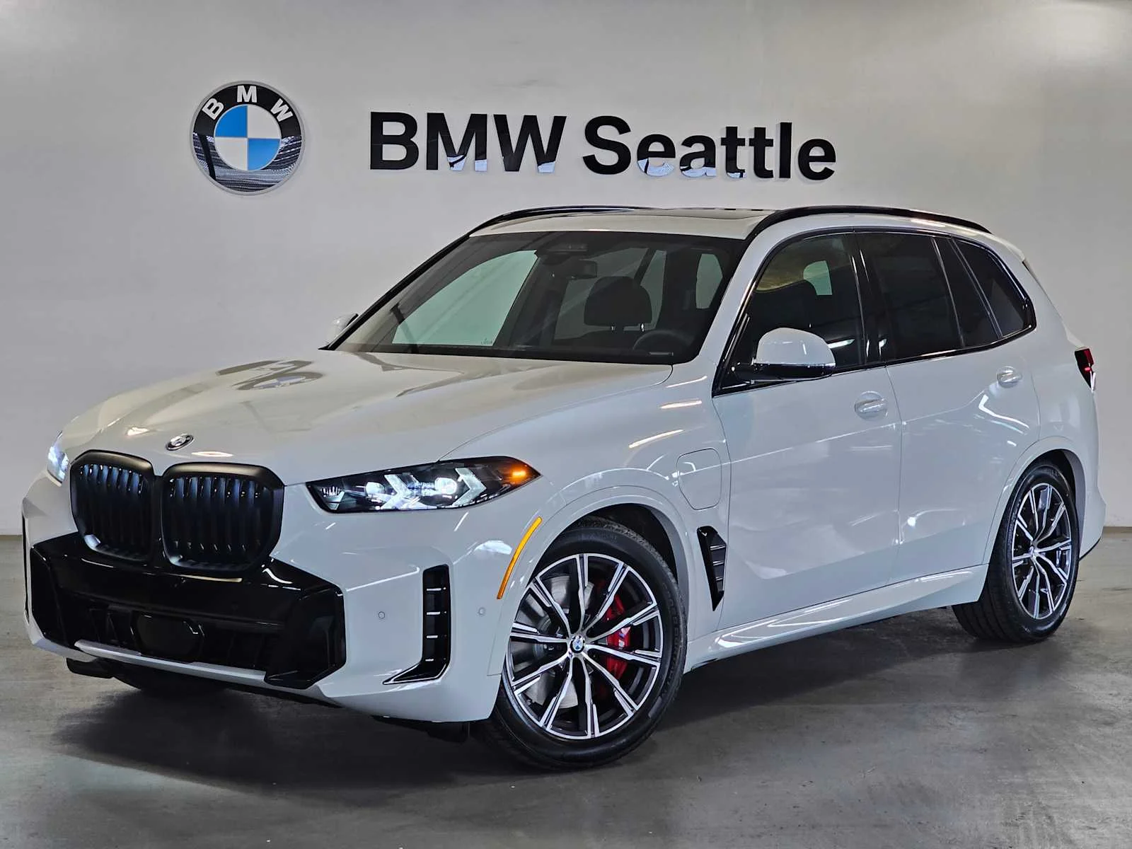 New 2026 Alpine White BMW xDrive50e image 1