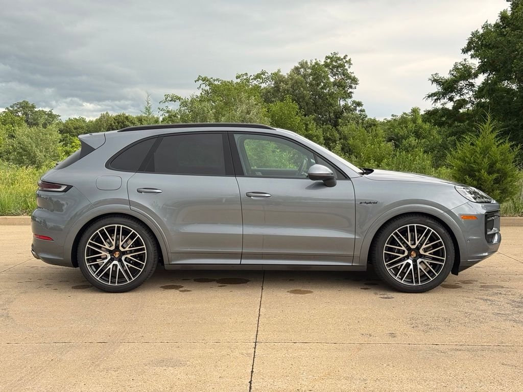 2026 Porsche Cayenne E-Hybrid - Photo 8