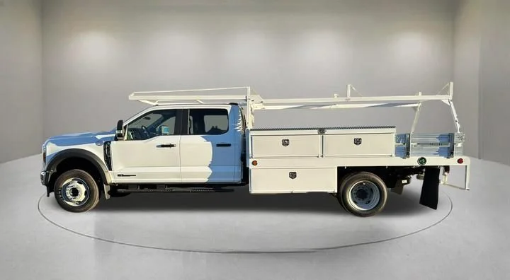 New 2026 Oxford White Ford F-450® XL image 3