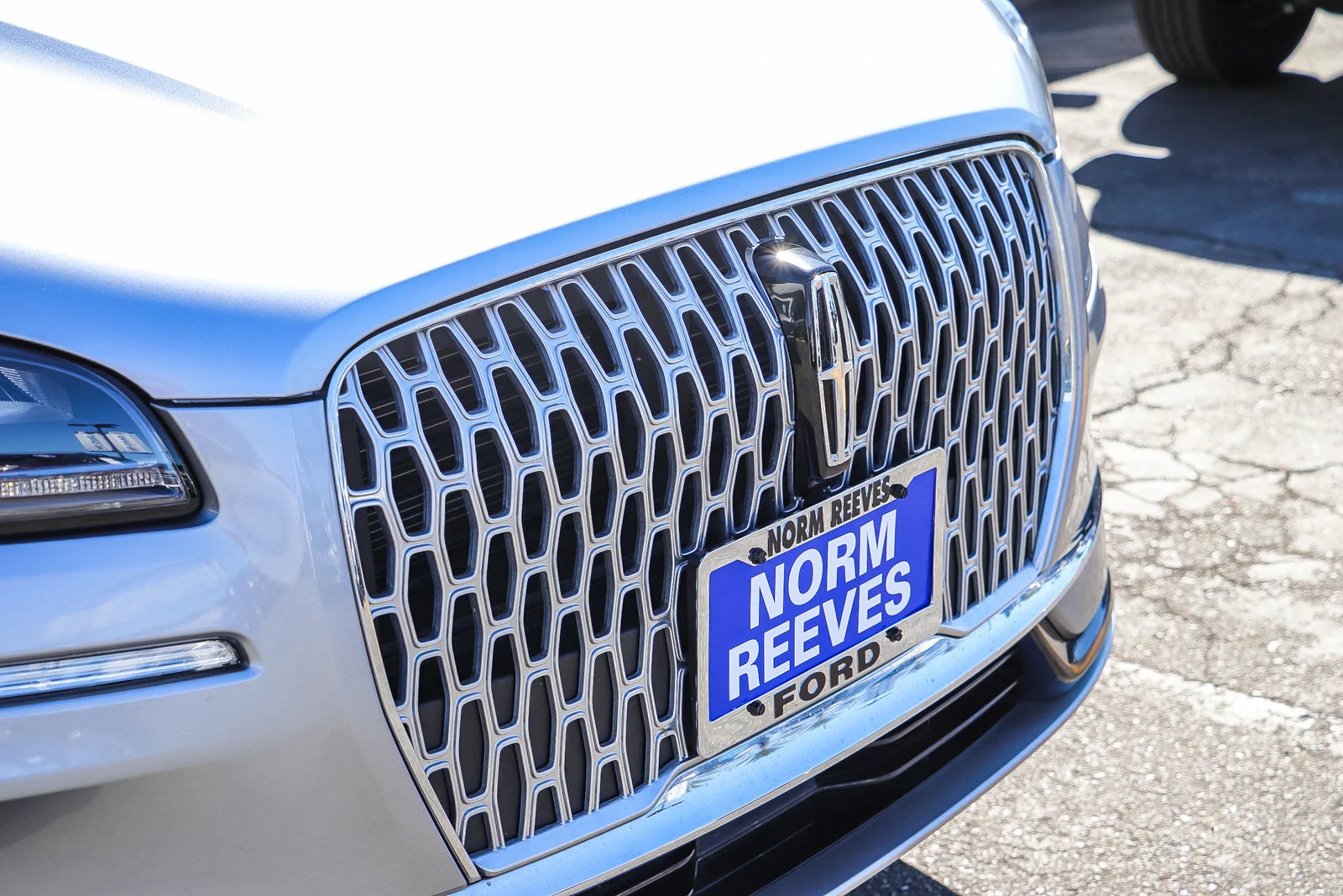 Certified Used 2023 Radiance Metallic Lincoln Standard image 6