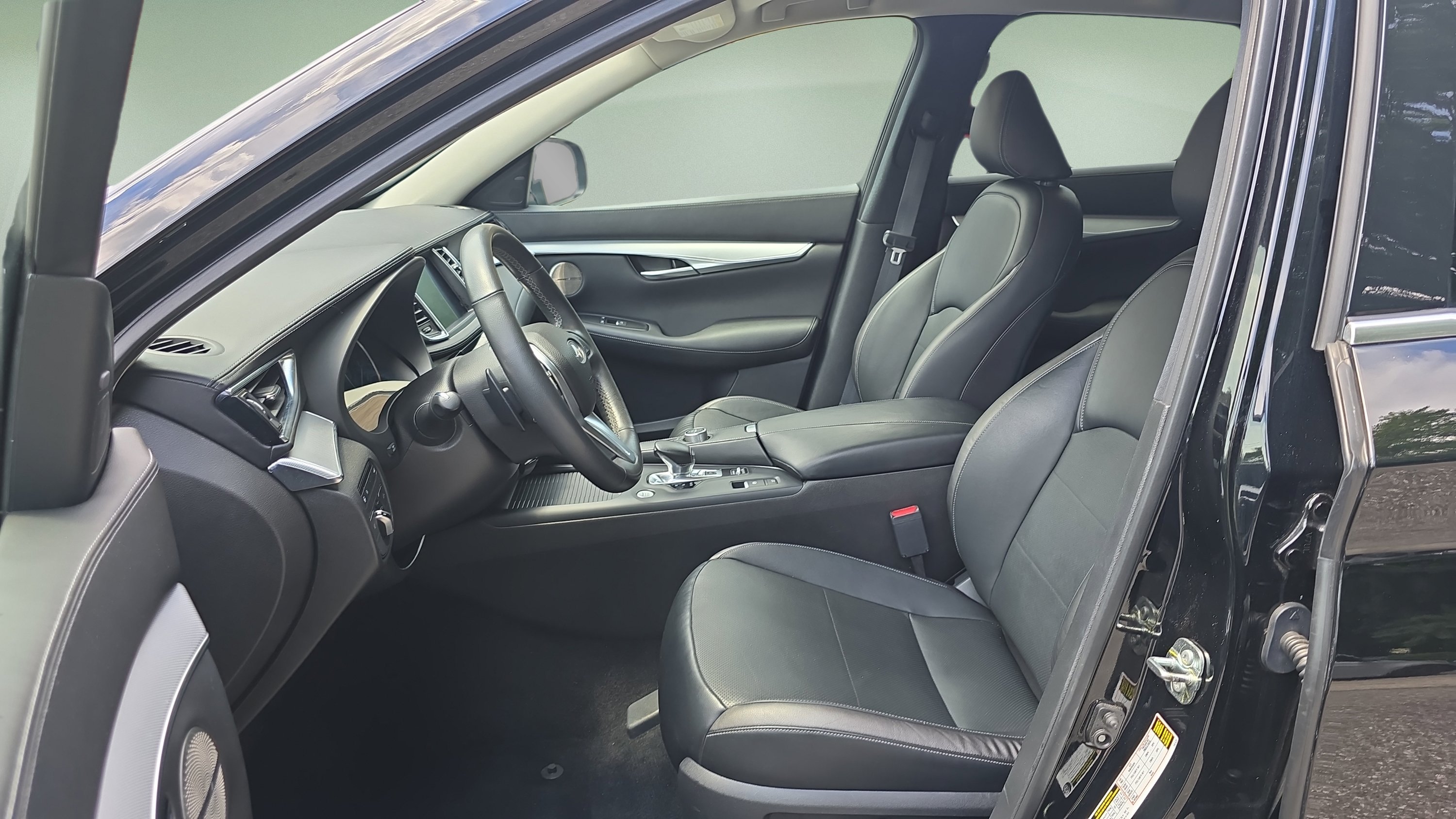 Used 2022 Black INFINITI ESSENTIAL AWD image 13