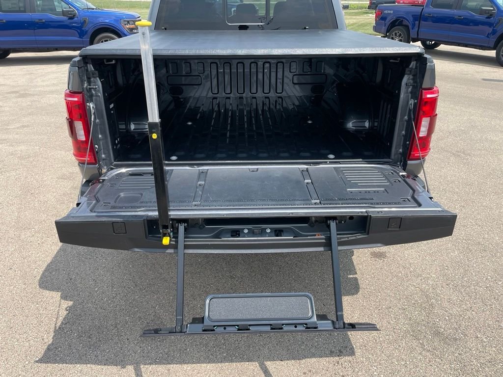 Used 2023 Gray Ford XLT image 33