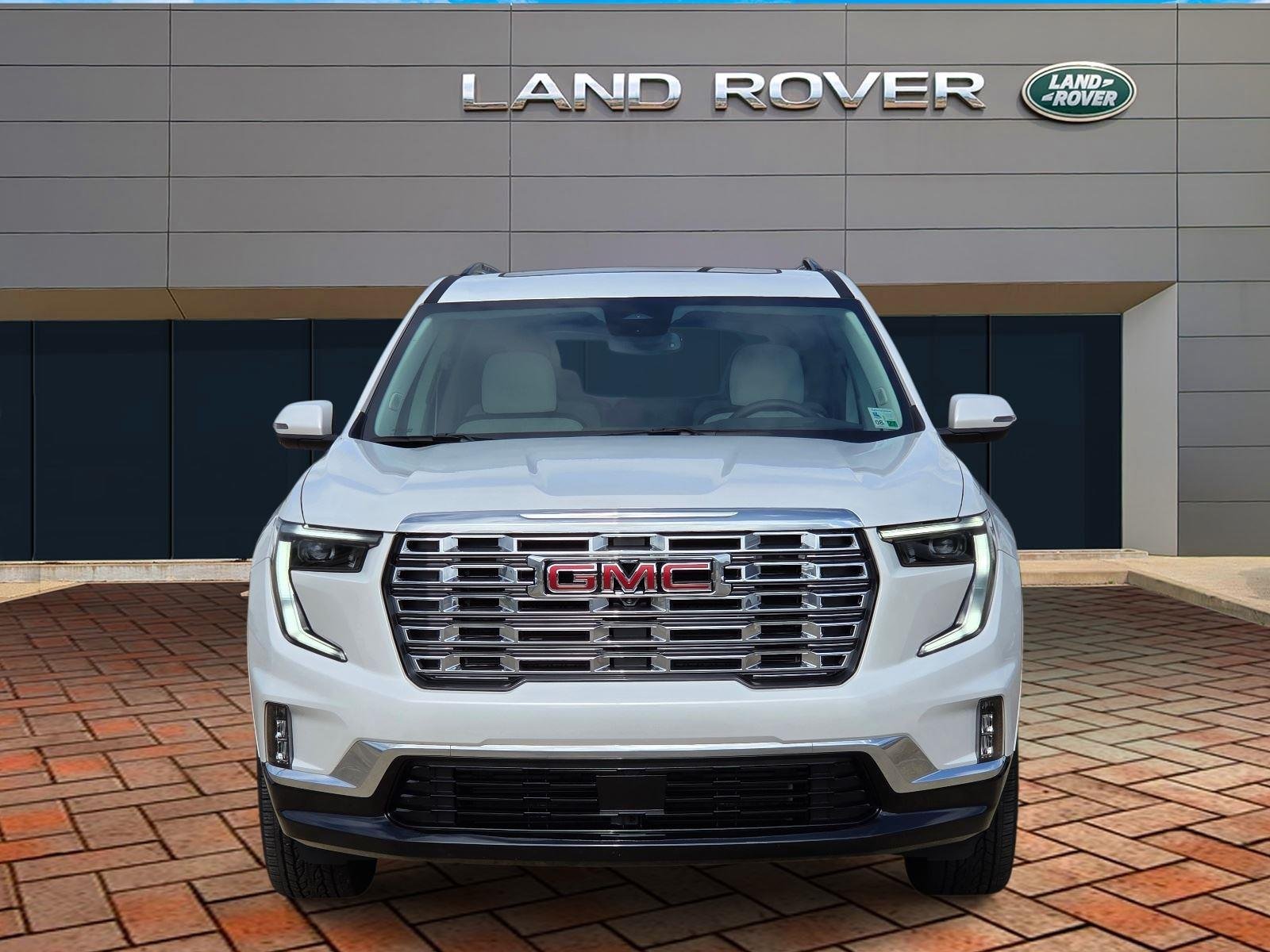 Used 2024 White Frost Tricoat GMC FWD Denali image 2