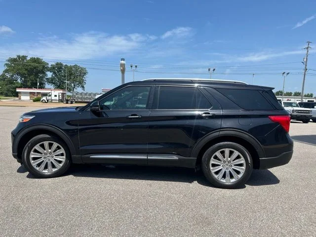Used 2020 Black Ford Limited image 31
