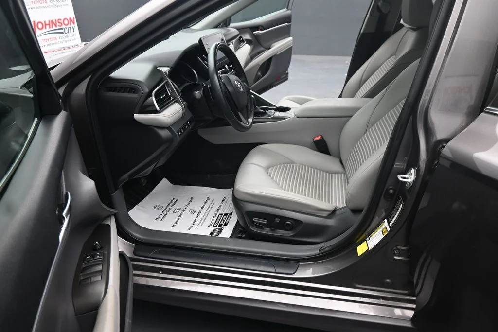 2022 Toyota Camry SE - Photo 17