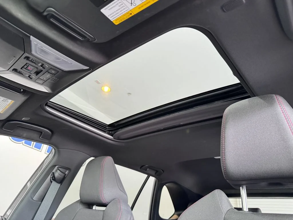 2024 Toyota RAV4 SE - Photo 20
