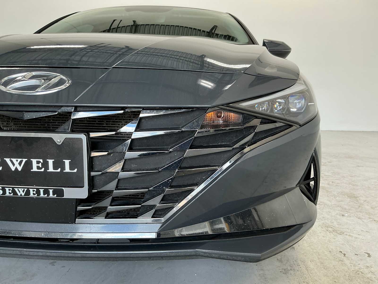 Used 2023 Ecotronic Gray Hyundai Limited image 7