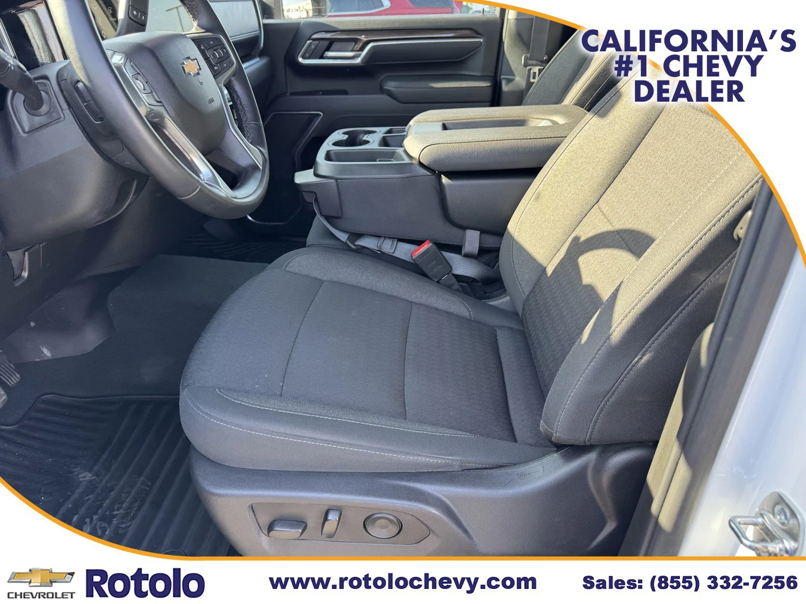 Used 2025 Summit White Chevrolet LT image 18