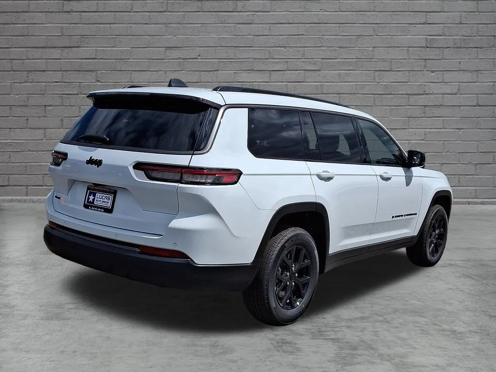 New 2026 Bright White Clearcoat Jeep Laredo Altitude image 8