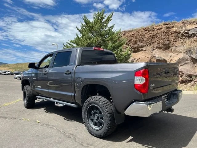 Used 2020 Magnetic Gray Metallic Toyota SR5 image 11