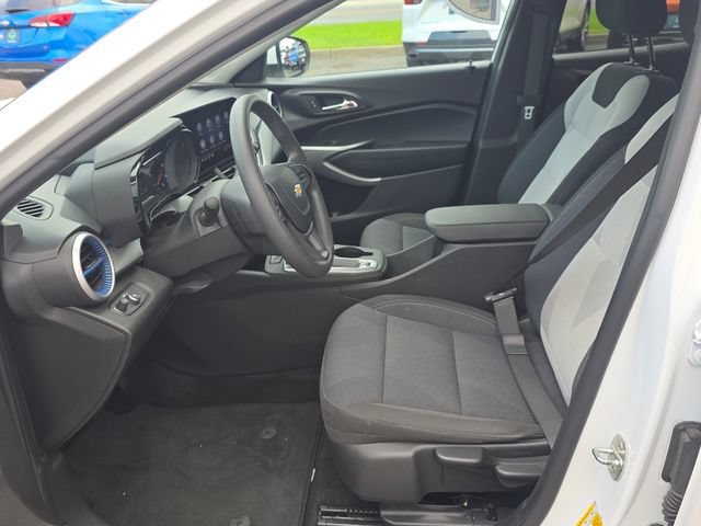 Used 2024 Summit White Chevrolet LS image 33