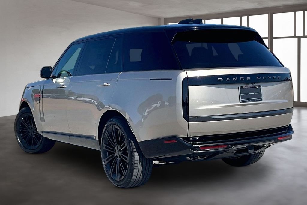 New 2026 Batumi Gold Premium Metallic Land Rover SE image 3