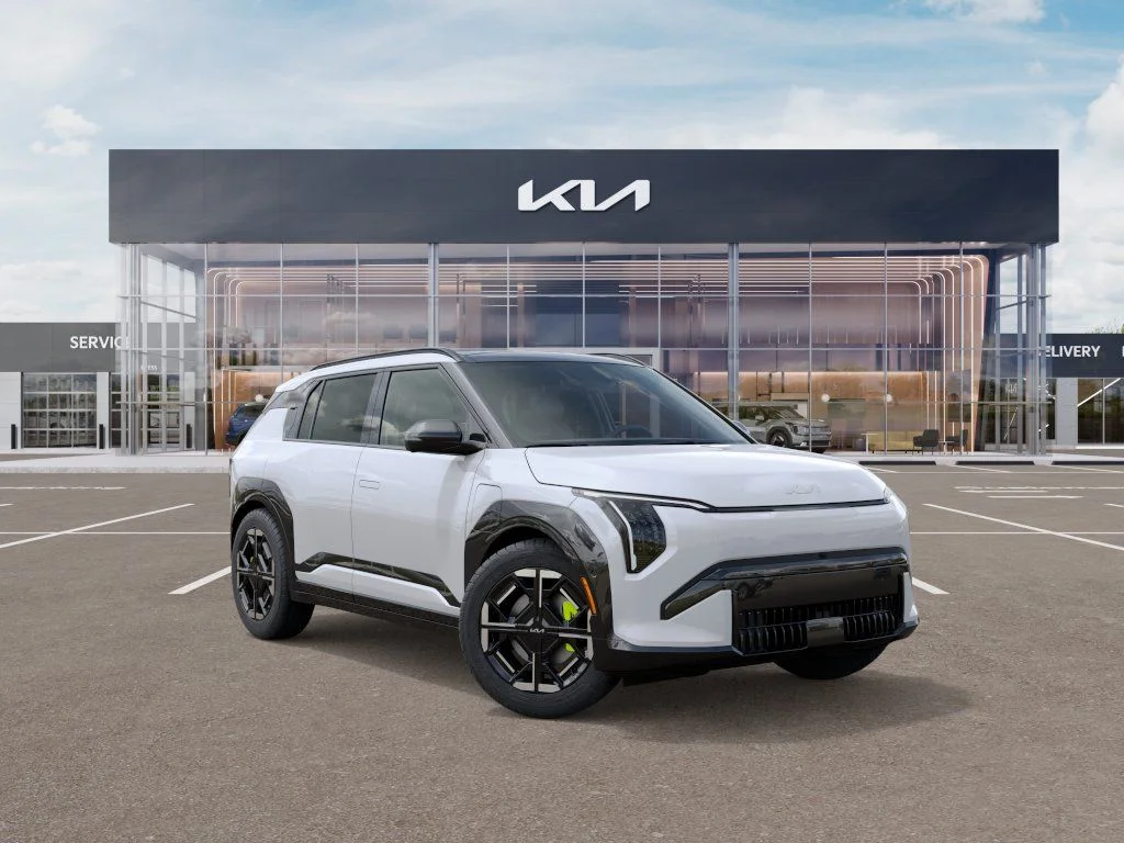 New 2027 Snow White Pearl Kia GT AWD image 8