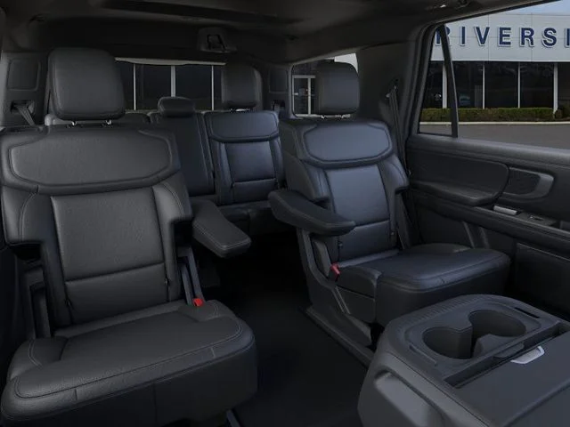 New 2025 Star White Metallic Tri-Coat Ford Platinum® image 11