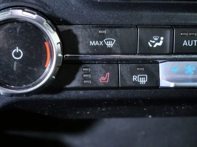 Used 2023 White Ford XLT image 25