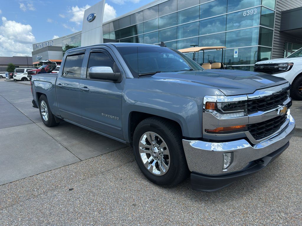Used 2016 Slate Gray Metallic Chevrolet LT image 3