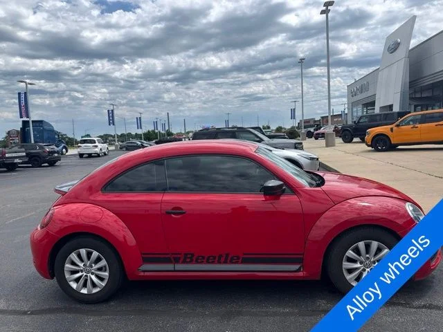 Used 2017 Tornado Red Volkswagen 1.8T S image 4