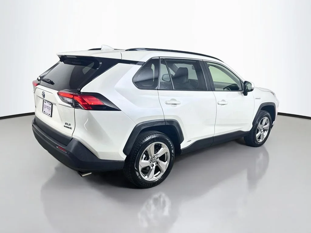 Certified Used 2021 Blizzard Pearl Toyota Hybrid XLE Premium image 7