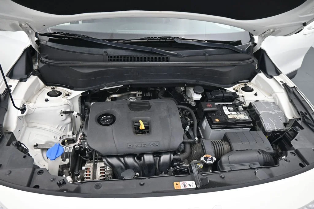 Used 2022 White Kia LX image 20