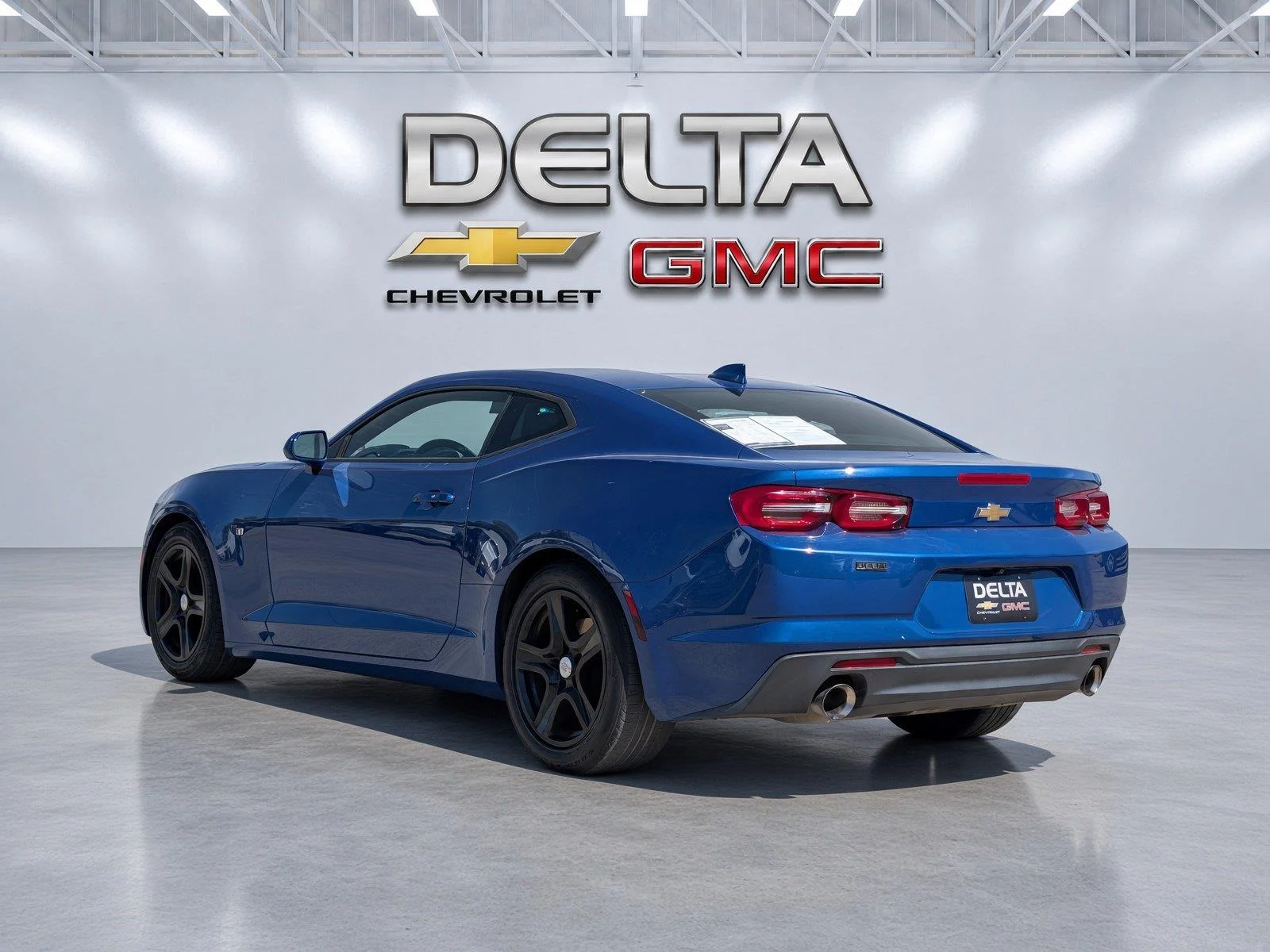 Used 2023 RIVERSIDE BLUE METALLIC Chevrolet 1LT image 3