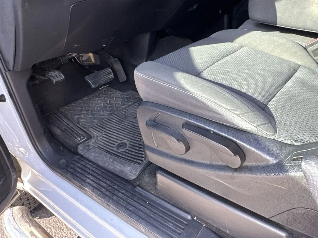 Used 2017 White Chevrolet LT image 18