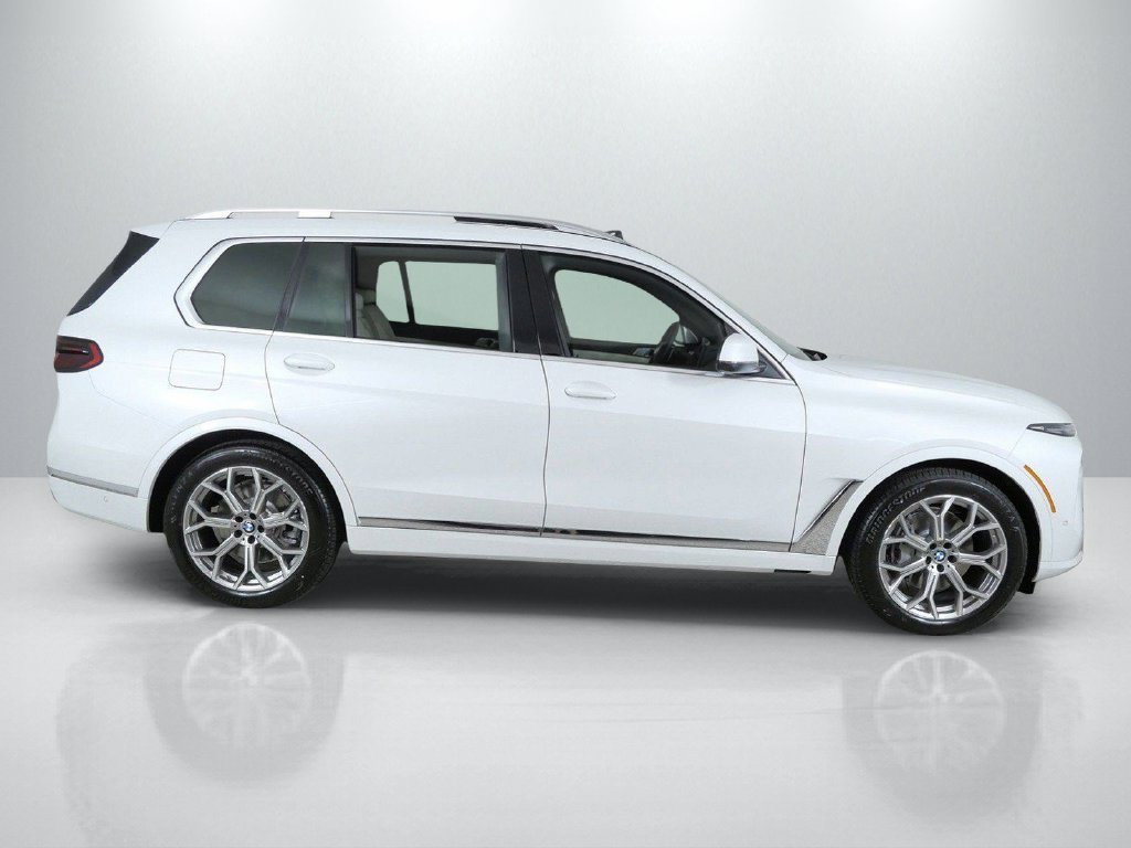 Used 2027 Mineral White Metallic BMW xDrive40i image 9