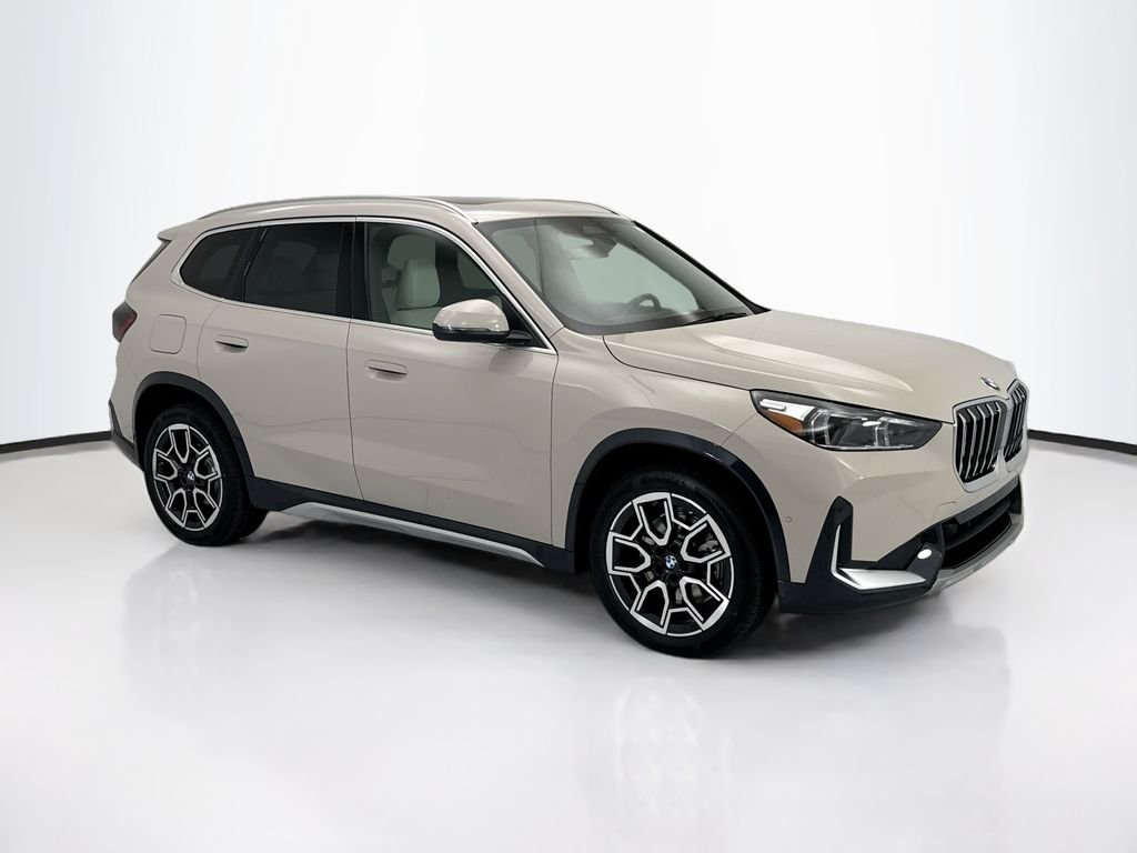 New 2026 Gray Metallic BMW xDrive28i image 3