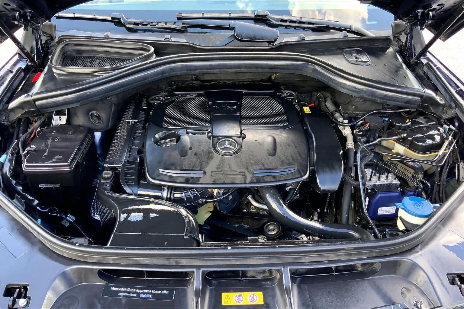 Used 2016 Lunar Blue Metallic Mercedes-Benz GLE 350 image 30