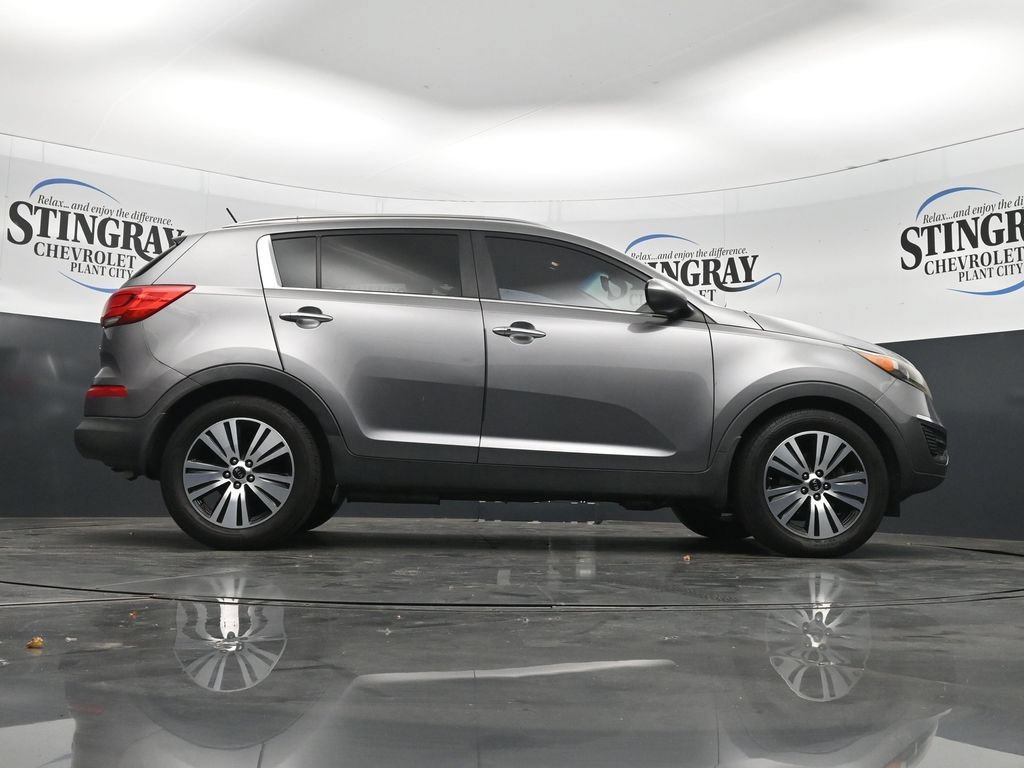 Used 2016 Silver Kia EX image 33