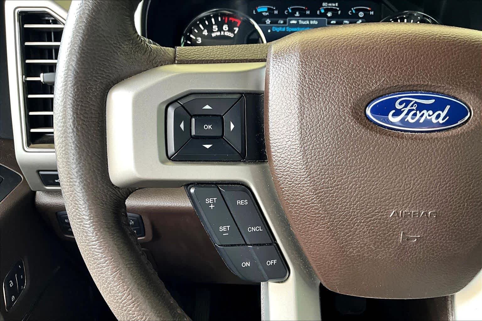 Used 2018 White Platinum Metallic Tri-Coat Ford King Ranch image 24