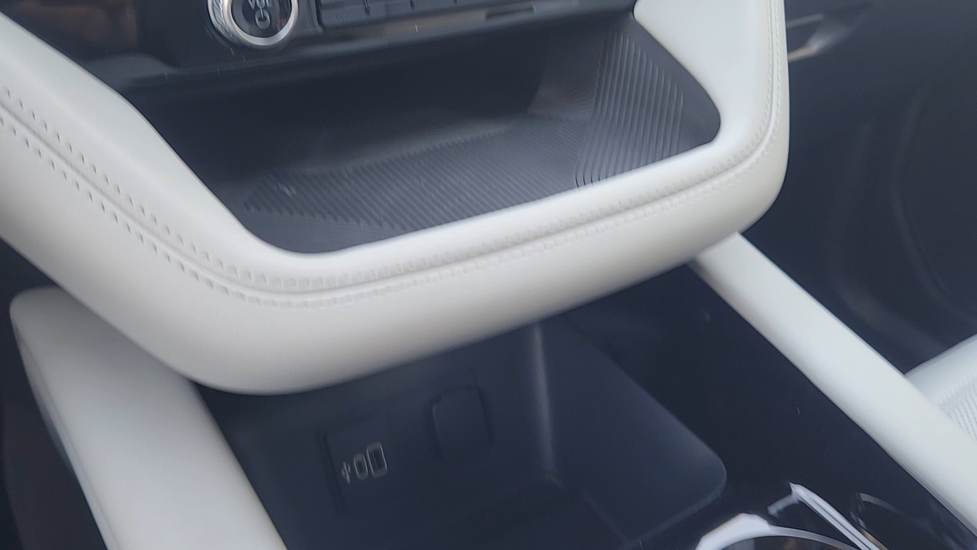 New 2026 Carbonized Gray Metallic Ford Platinum image 17