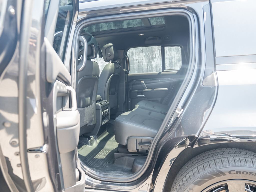 Used 2026 Gray Land Rover X-Dynamic SE image 31