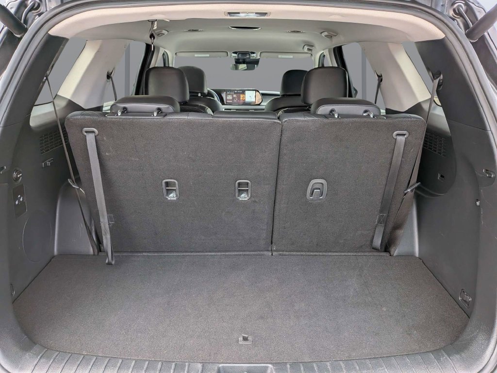 Certified Used 2025 Black Hyundai SEL image 17