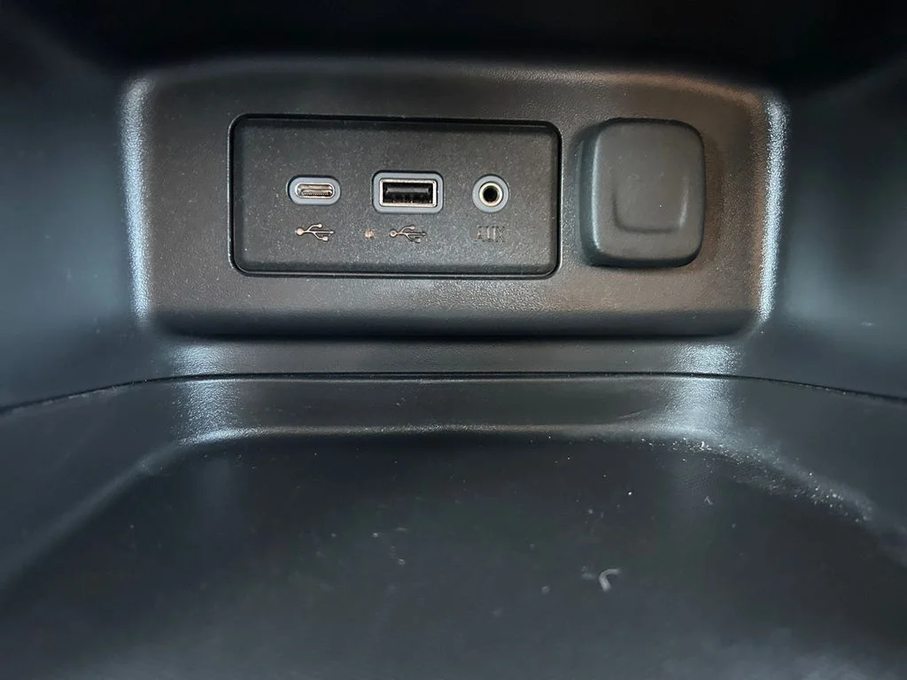 Used 2022 White Chevrolet LT image 30