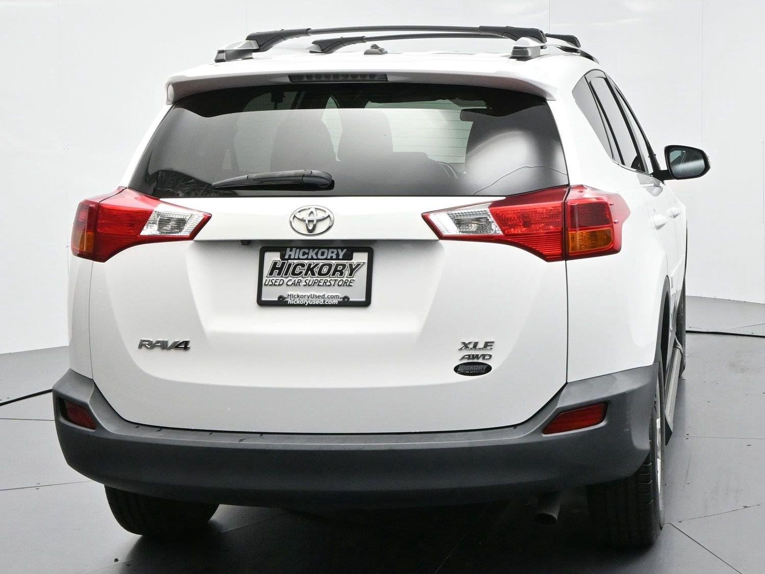 Used 2015 Super White Toyota XLE image 6