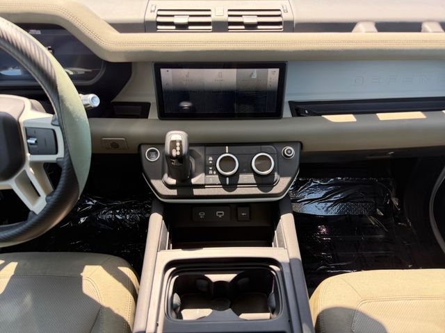 Used 2020 White Land Rover S image 15