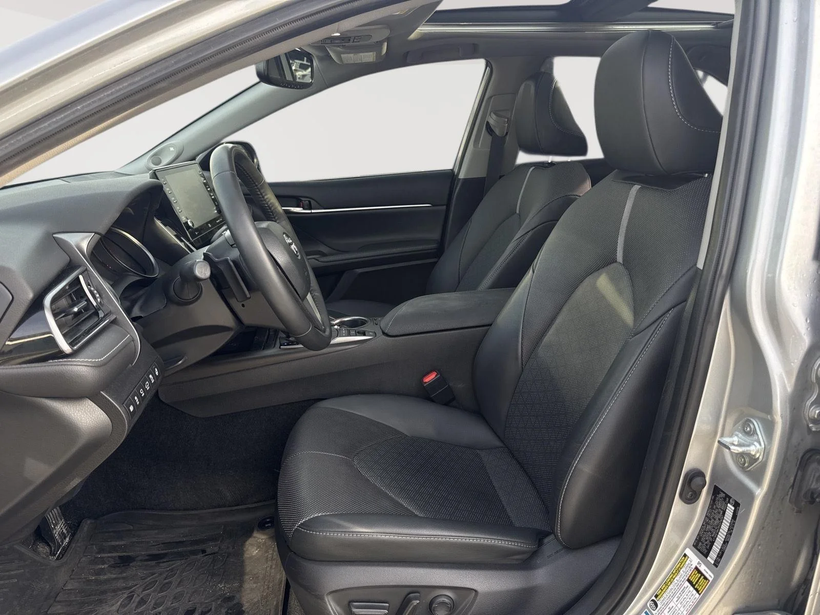 Used 2023 SILVER Toyota XSE image 28